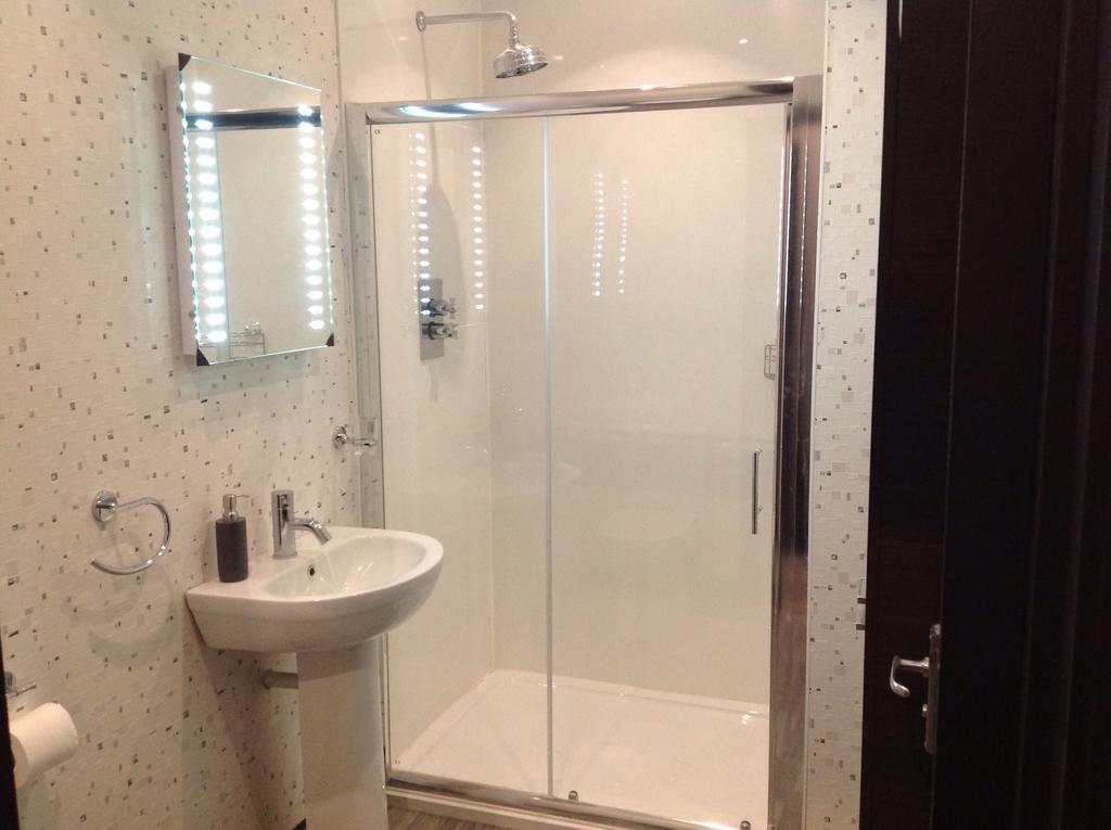 אוקהאם Rooms @ Number Six מראה חיצוני תמונה