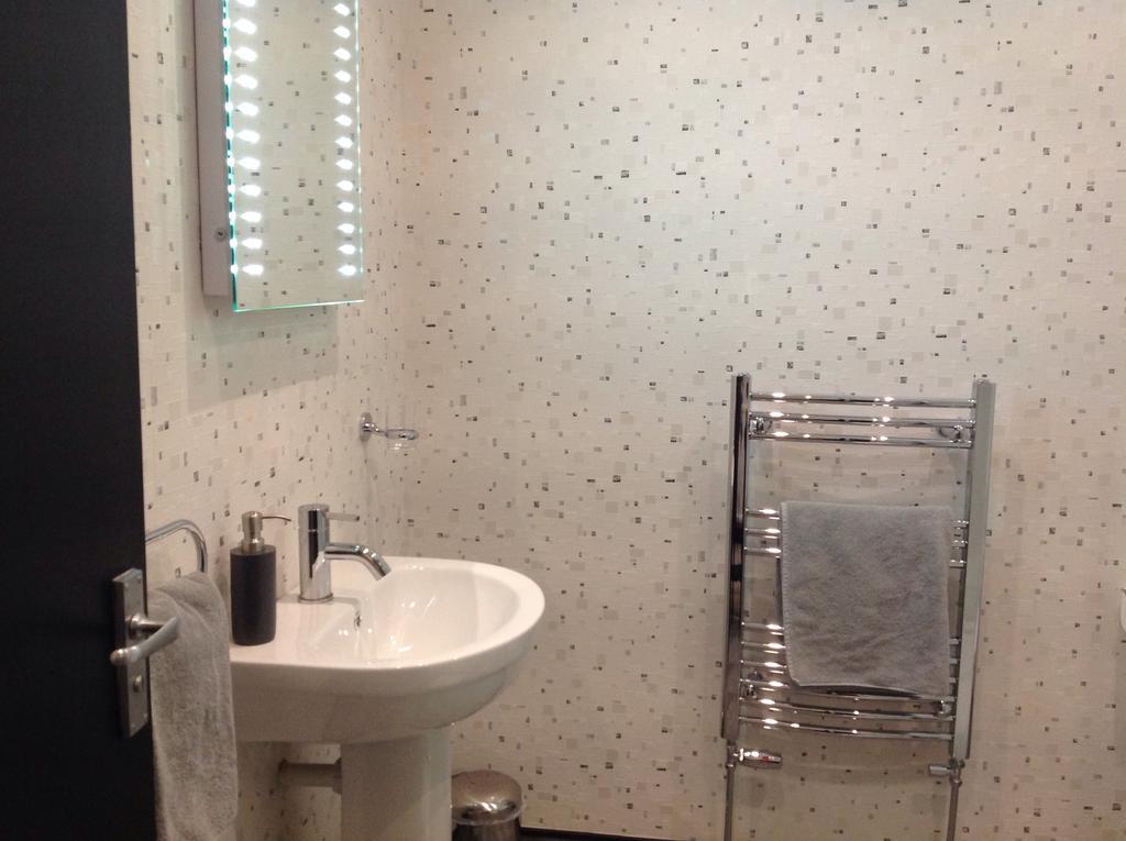 אוקהאם Rooms @ Number Six מראה חיצוני תמונה
